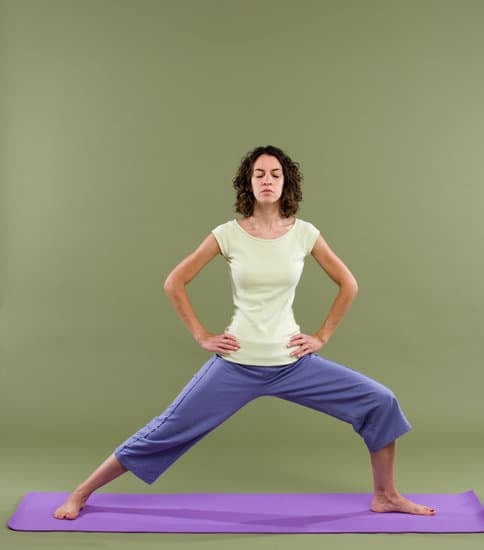 Scopri come sballarsi con lo yoga: suggerimenti per un allenamento divertente e rilassante