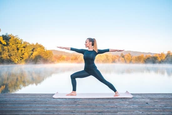 Pratica di yoga per un rilassamento profondo e consapevole