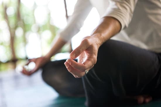Come Fare Posizioni Yoga Difficili 1 Sfida te stesso con le posizioni yoga difficili: scopri come fare le posizioni più avanzate