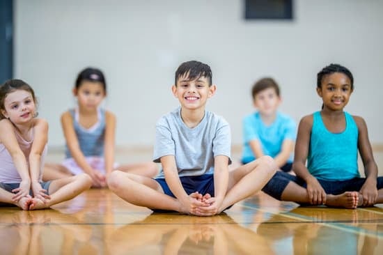 Come Fare Turbante Yoga Kundalini 1 Scopri come fare turbante yoga Kundalini per una pratica profonda e protettiva