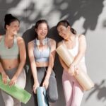 Guida pratica su come si svolge una lezione di Raja Yoga: tecniche, meditazione, respirazione