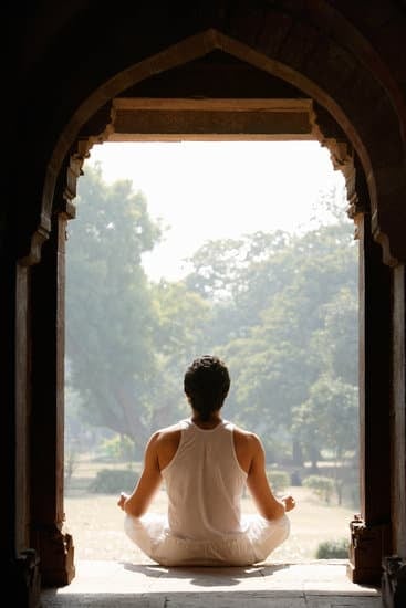 Scopri quali alimenti favoriscono la tua pratica di yoga