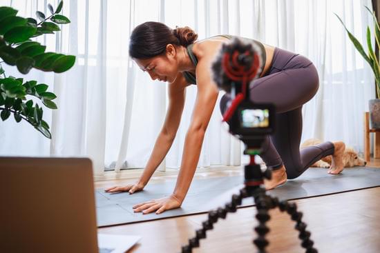 Scopri come usare mattoncini yoga per migliorare la tua pratica