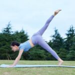 Scopri come praticare yoga tutti i giorni con questi semplici esercizi e routine personalizzate