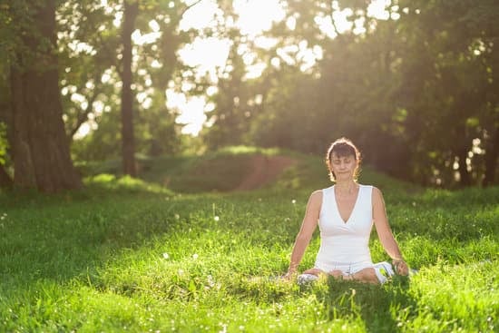 Come Iniziare Pratica Yoga 1 Inizia la pratica yoga con una respirazione consapevole