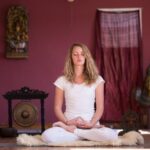 Scopri come insegnare yoga come lavoro: guida pratica e consigli per il successo