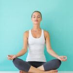 Scopri come praticare il Kundalini Yoga per una trasformazione interiore ed equilibrio energetico