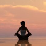 Come Inizia La Giornata Uno Yogi Come inizia la giornata uno Yogi: meditazione, stretching e respirazione consapevole