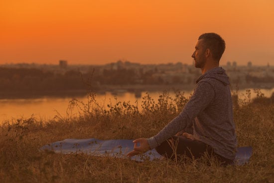 Come Fare a Concentrarsi Per Yoga 1 5 modi per concentrarsi meglio durante la pratica dello yoga