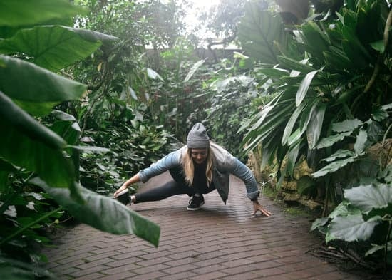 Con lo yoga si rimorchia: scopri il benessere interiore e attira le relazioni positive