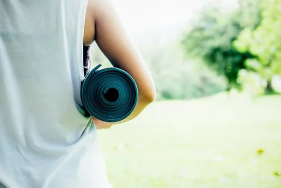 Scopri come preparare sequenze di Iyengar Yoga per una pratica efficace e gratificante