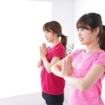 Idee regalo per insegnanti di yoga: tappetino, libri, candele