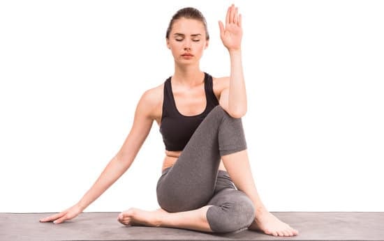 Cosa Serve La Cintura Yoga 1 I vantaggi della cintura yoga: cosa serve e come usarla correttamente per migliorare la pratica