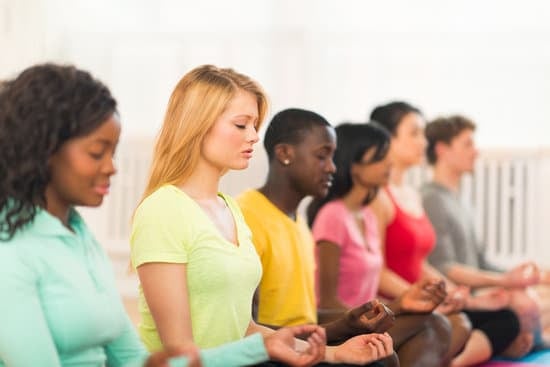 Cosa E' Raja Yoga 1 Scopri il significato di Raja Yoga e la sua pratica per il benessere mentale e spirituale