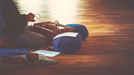 Scopri di chi è la traduzione migliore dei Yoga Sutra e approfondisci la pratica