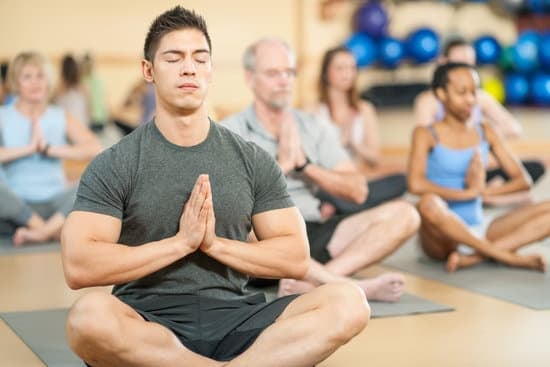 Dove E Come Nasce Lo Yoga 1 Scopri l'origine e la pratica dello yoga nel suo contesto storico