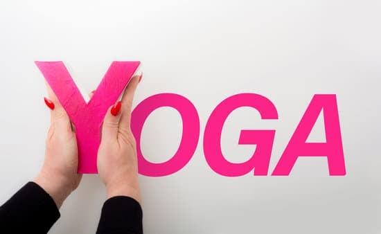 Da Una Sessione Di Yoga a Una Scopata 1 Dai una sessione di yoga sensuale a una scopata passionale per una connessione profonda