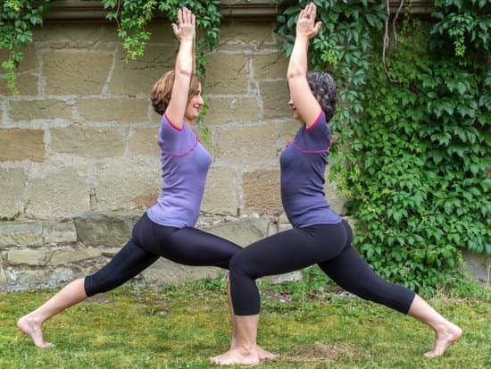 Pratica yoga al mattino per iniziare bene la giornata