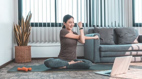 Scopri cos'è il Restorative Yoga per rilassarti e rigenerarti completamente