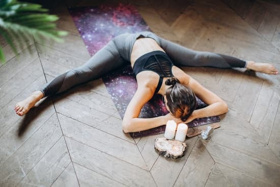 Scopri i benefici e la pratica dei Mudra nello Yoga