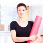 la pratica yoga favorisce l'assorbimento della vitamina C