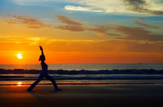 Per Ernia Cervicale Meglio Yoga O Pilates 9 Per l'ernia cervicale, è meglio praticare yoga o pilates per un miglioramento della condizione fisica