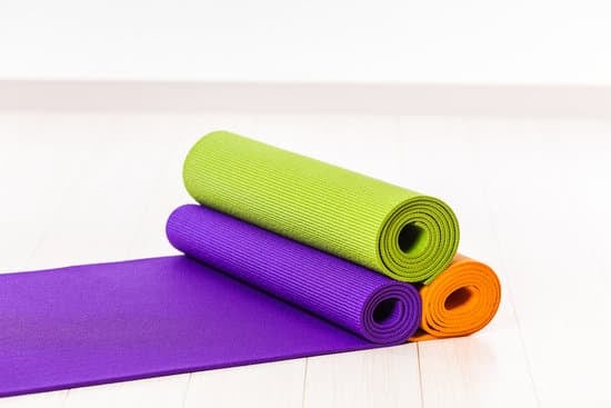 Il nucleo in yoga rappresenta la forza centrale del corpo, simile al cuore del praticante