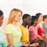 Quanto Tempo Serve Per Guru Yoga in 6 Sessioni scopri quanto tempo serve per approfondire la pratica con costanza e dedizione