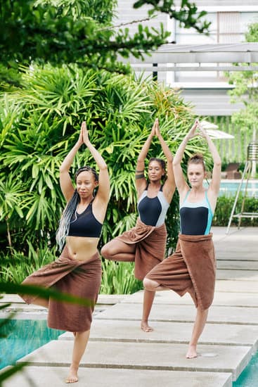 Scopri quando si è diffuso lo yoga e i suoi benefici per il corpo e la mente