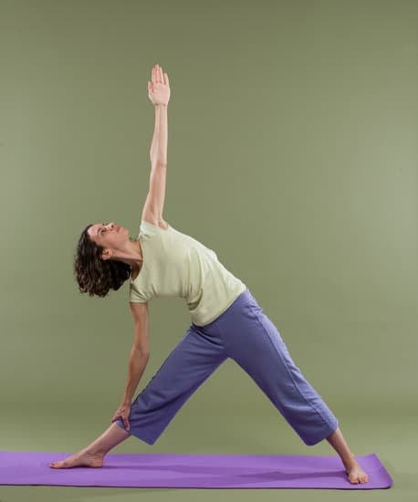 E' Vero Che Lo Yoga Fa Dimagrire 15 benefici e consigli per perdere peso con la pratica yogica