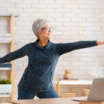 Scopri quanto guadagna un insegnante di yoga e quali sono le prospettive di carriera