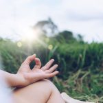 Scopri quanto tempo dedicare a fare yoga per ottenere benefici inaspettati