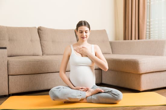 Veda Yoga 9 Scopri i benefici del Veda Yoga per il benessere fisico e mentale.