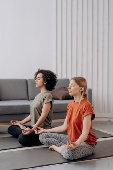 Diventare Insegnante Yoga Ferrara 1 Diventa un insegnante di yoga certificato a Ferrara per condividere le tue passioni e conoscenze con gli altri