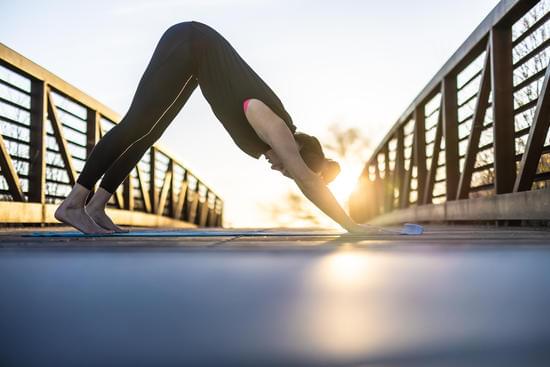 Scopri quante sono le posizioni yoga per migliorare il benessere fisico e mentale