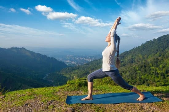 Scopri quanto yoga fare per migliorare il tuo benessere fisico e mentale ogni giorno