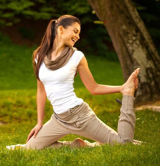 Quanto Si Brucia Con 30 Min Di Yoga 3 benefici, calorie, benessere