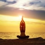 Quante Calorie Si Bruciano in Un'Ora Di Yoga Scopri quanti calorie si bruciano con un'ora di yoga e ottieni risultati sorprendenti