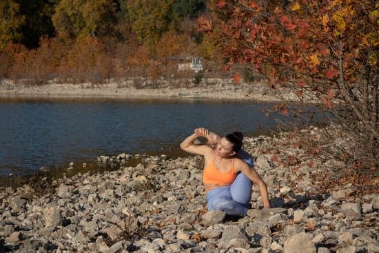Scopri quante calorie bruci con un'ora di yoga
