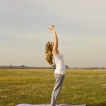 Esercizi Di Yoga Da Fare a Casa Per Dimagrire segui la pratica quotidiana per ottenere risultati visibili