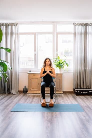 Dolori Allo Sterno Dopo Lo Yoga 1 strettezza del tappetino, posizioni alternative, ascolto del corpo