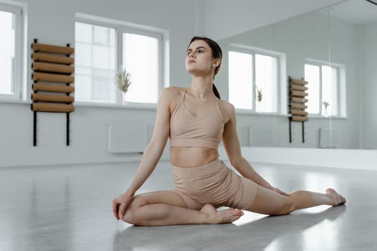 Yoga Per Bruciare Grassi 17 pratiche dinamiche per accelerare il metabolismo