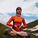 Capacità Bottiglia Succo Di Frutta Yoga Scopri la capacità rigenerante di una bottiglia di succo di frutta yoga per rinfrescarti durante la pratica