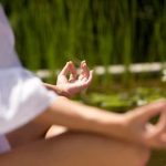 Posizione Del Drago Yoga Scopri la tua POSIZIONE DEL DRAGO YOGA per trovare equilibrio e forza interiore