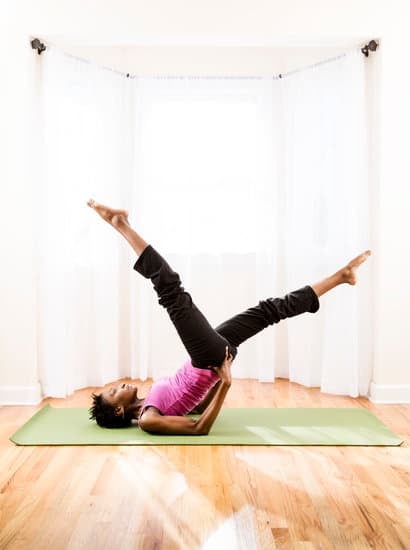Esercizi Yoga Per Flessibilità PDF 1 Scarica gratis il nostro PDF con esercizi yoga per flessibilità e scopri i benefici immediati