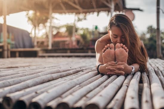 Lezione Yoga Dinamico 15 Scopri i benefici del nostro corso di lezione yoga dinamico per rilassarti e tonificare il corpo