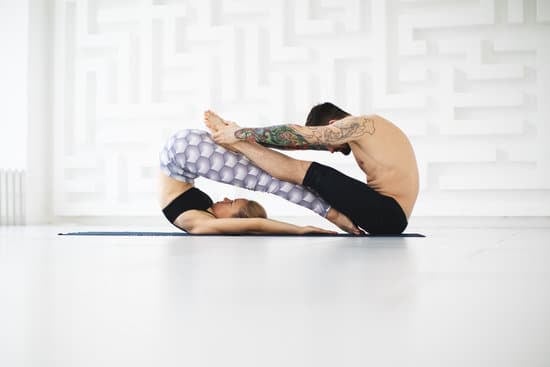 Esercizi Yoga Ed Corpo Libero 17 riscopri il benessere attraverso la pratica quotidiana e un'attenta ascolto del tuo corpo