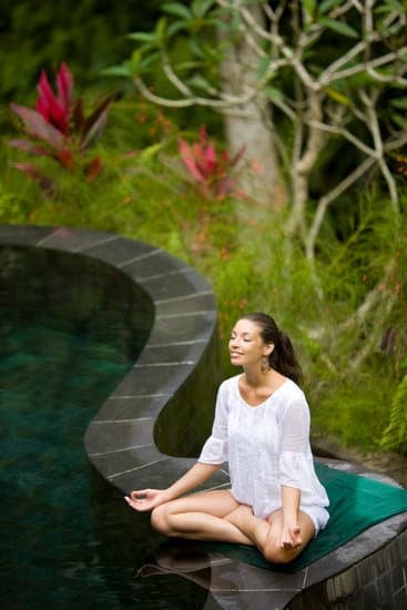Scopri i vantaggi del nostro consiglio tappetino yoga per una pratica confortevole e sicura