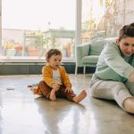 La Scimmia Yoga Esercizi Per Cervicale E Spalle Pratica la scimmia yoga per alleviare tensioni cervicale e rigenerare le spalle