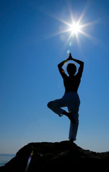 Sequenza Yoga Rilassante 1 Pratica di sequenza yoga rilassante per rigenerare mente e corpo in armonia